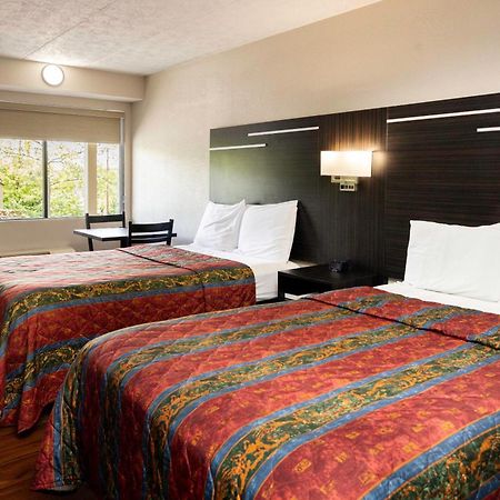 Paragon Inn Hillsboro Exteriör bild